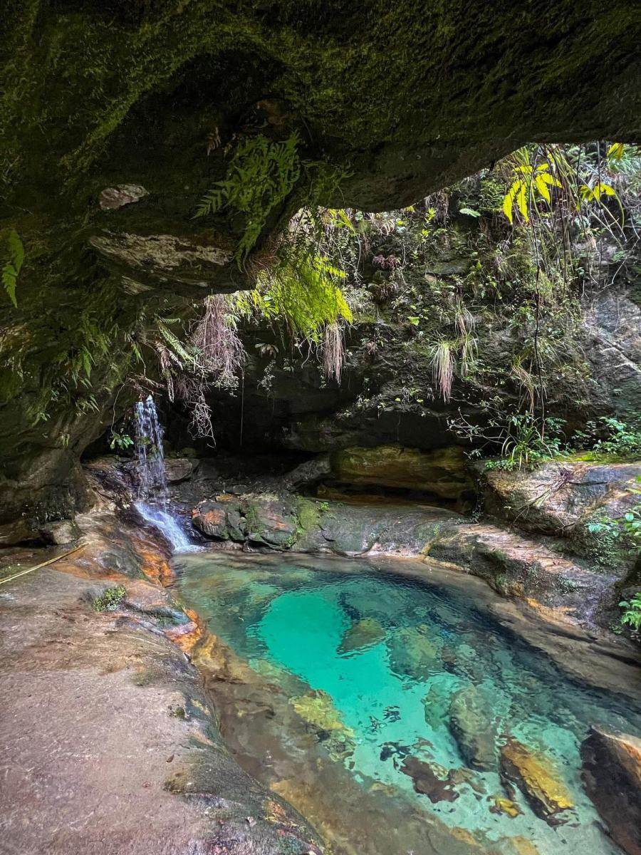 Isalo — canyons et piscines naturelles
