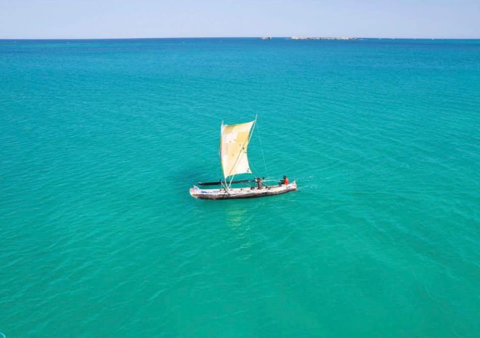 Voile traditionnelle sur lagon turquoise