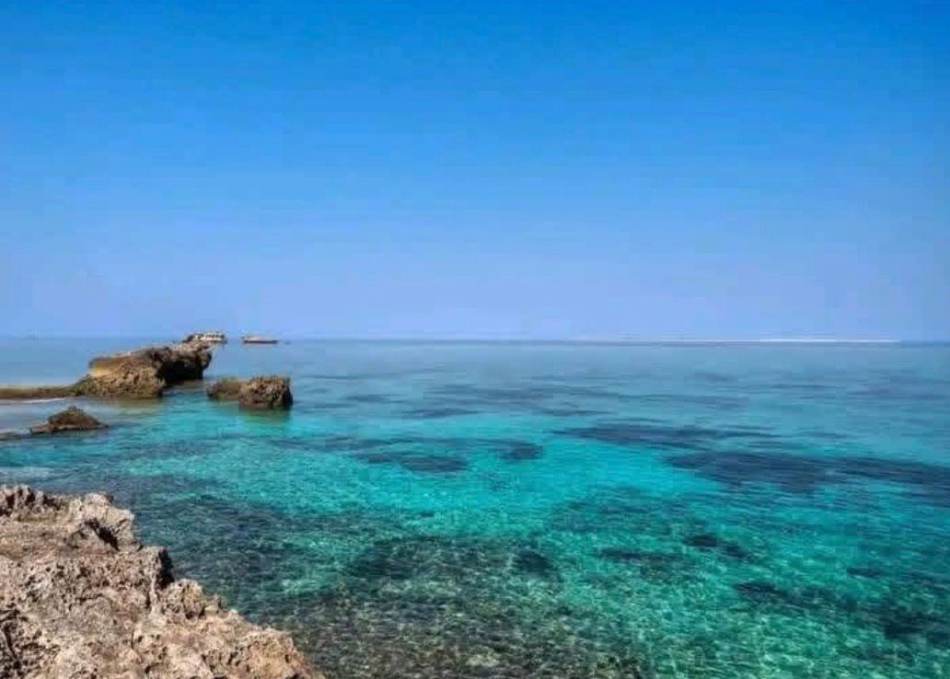 Récif et lagon turquoise du Sud-Ouest, vers Salary