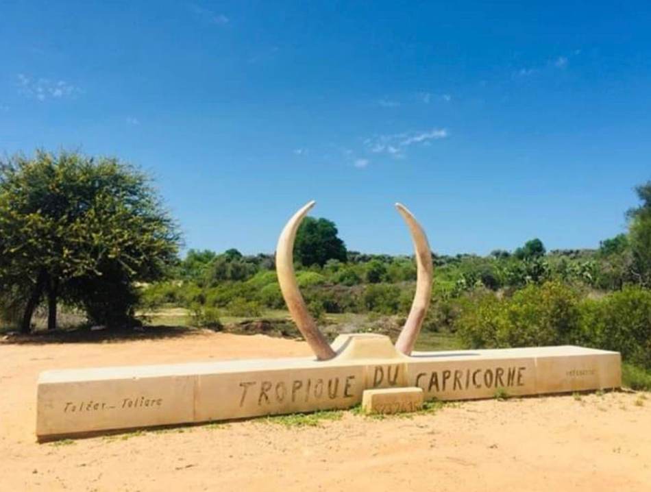 Stèle du Tropique du Capricorne, près de Toliara